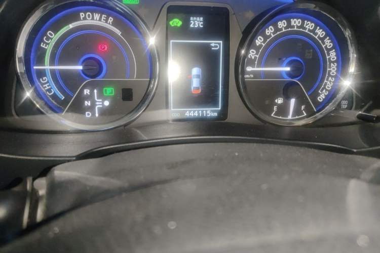 Used Toyota Corolla 2016 Dual-Engine 1.8L E-CVT Pioneer Edition Odometer Close Up