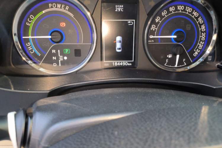 Used Toyota Corolla 2016 Dual-Engine 1.8L E-CVT Elite Edition Odometer Close Up