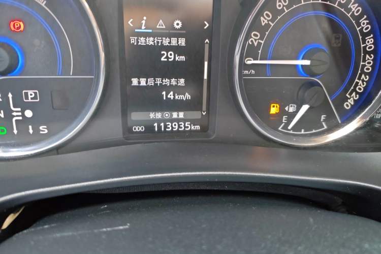 Used Toyota Corolla 2016 Dual-Engine 1.8L E-CVT Leading Edition Odometer Close Up