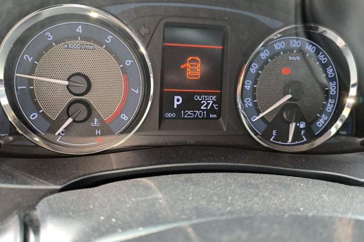 Used Toyota Corolla 2016 1.6L CVT GL-i Cool Edition Odometer Close Up