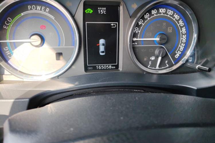 Used Toyota Corolla 2016 Dual-Engine 1.8L E-CVT Elite Edition Odometer Close Up