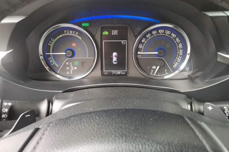 Used Toyota Corolla 2016 Dual-Engine 1.8L E-CVT Elite Edition Odometer Close Up
