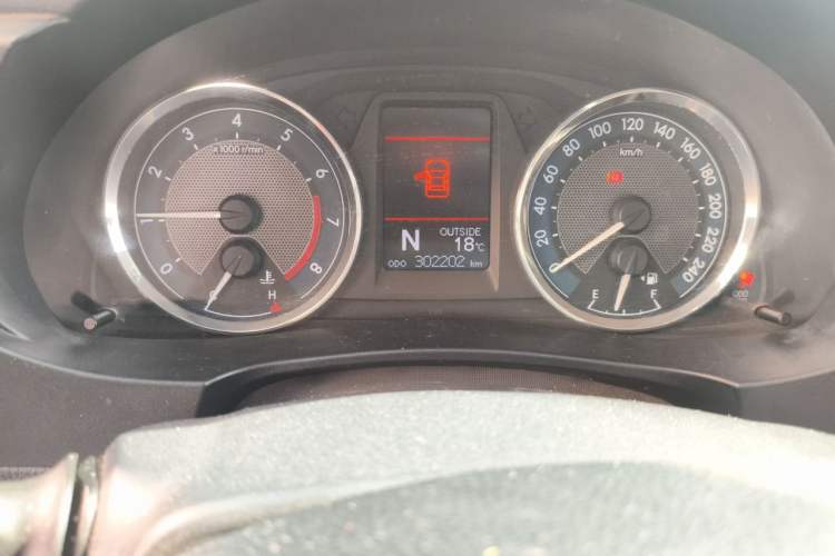 Used Toyota Corolla 2016 1.6L CVT GL-i Cool Edition Odometer Close Up