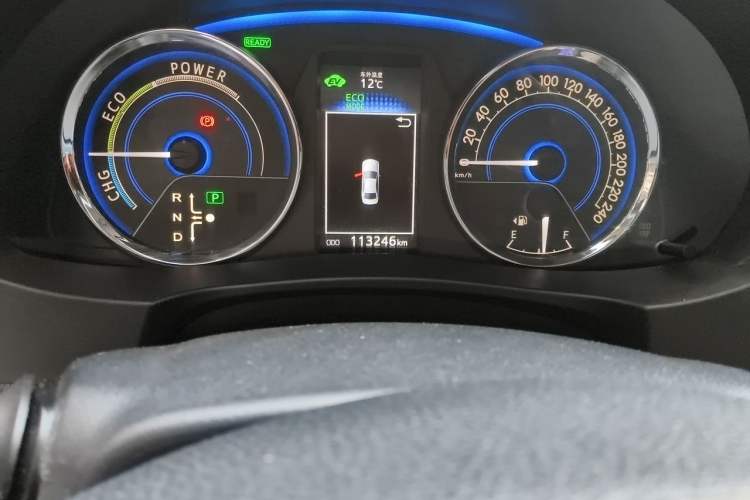 Used Toyota Corolla 2016 Dual-Engine 1.8L E-CVT Elite Edition Odometer Close Up
