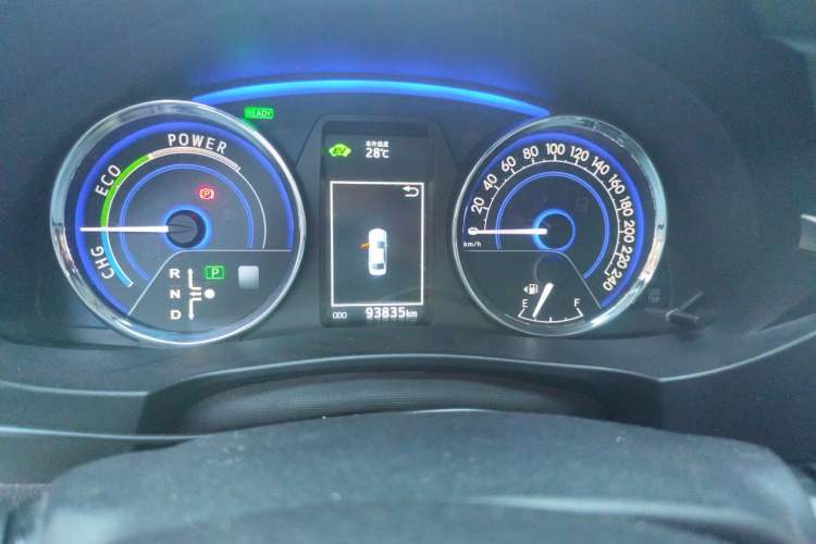 Used Toyota Corolla 2016 Dual-Engine 1.8L E-CVT Leading Edition Odometer Close Up