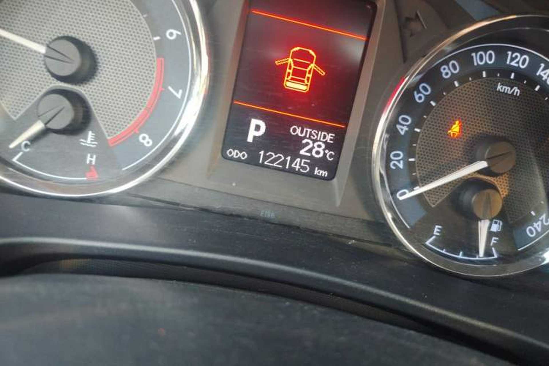 Used Toyota Corolla 2016 1.6L CVT GL-i Cool Edition Odometer Close Up