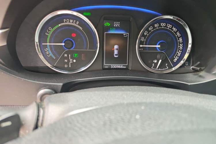 Used Toyota Corolla 2016 Dual-Engine 1.8L E-CVT Elite Edition Odometer Close Up