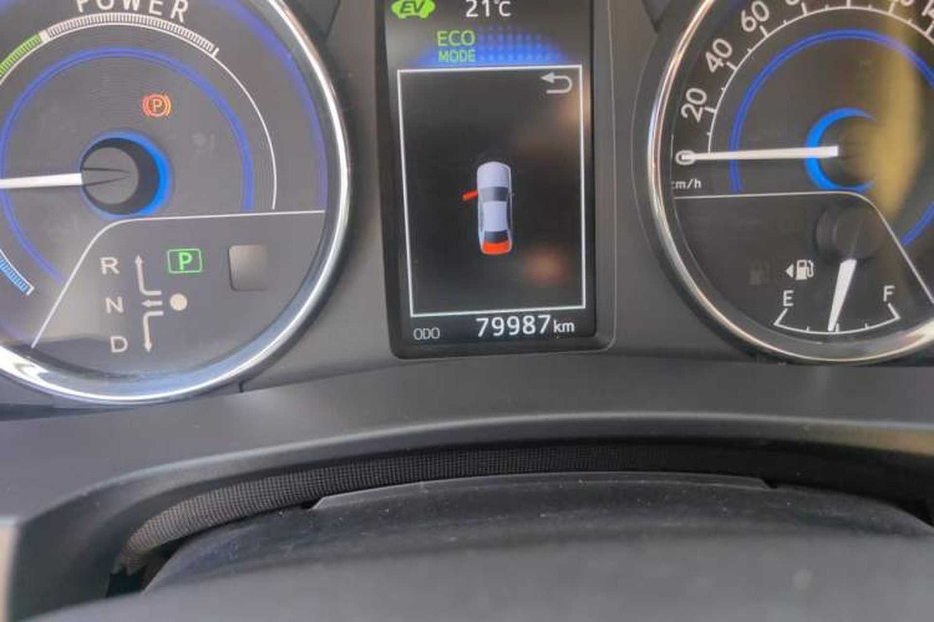 Used Toyota Corolla 2016 Dual-Engine 1.8L E-CVT Elite Edition Odometer Close Up