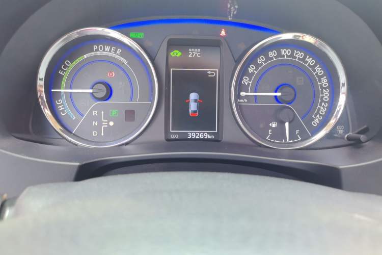 Used Toyota Corolla 2016 Dual-Engine 1.8L E-CVT Elite Edition Odometer Close Up