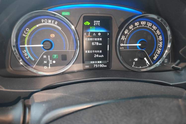 Used Toyota Corolla 2016 Dual-Engine 1.8L E-CVT Elite Edition Odometer Close Up