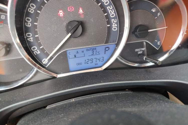 Used Toyota Corolla 2016 1.6L CVT GL-i Cool Edition Odometer Close Up