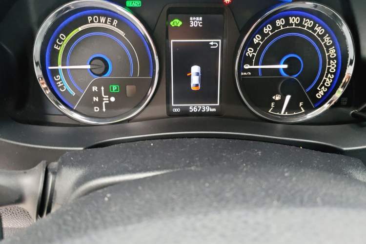 Used Toyota Corolla 2016 Dual-Engine 1.8L E-CVT Elite Edition Odometer Close Up