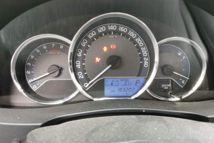 Used Toyota Corolla 2016 1.6L CVT GL-i Cool Edition Odometer Close Up
