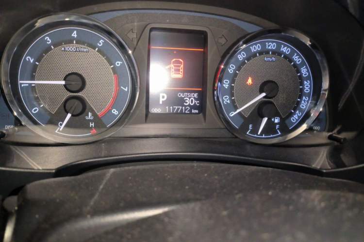 Used Toyota Corolla 2016 1.6L CVT GL-i Cool Edition Odometer Close Up