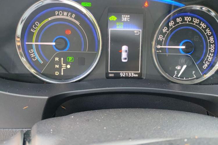 Used Toyota Corolla 2016 Dual-Engine 1.8L E-CVT Elite Edition Odometer Close Up