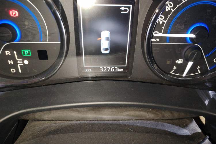 Used Toyota Corolla 2016 Dual-Engine 1.8L E-CVT Elite Edition Odometer Close Up