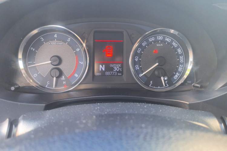 Used Toyota Corolla 2016 1.6L CVT GL-i Cool Edition Odometer Close Up