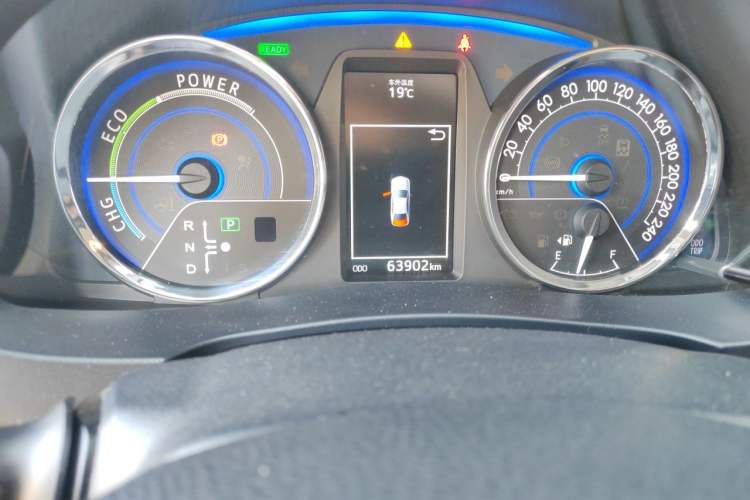 Used Toyota Corolla 2016 Dual-Engine 1.8L E-CVT Elite Edition Odometer Close Up