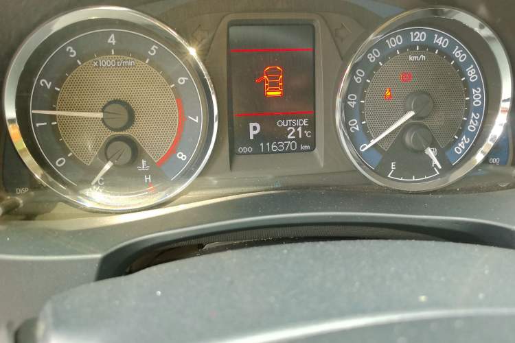 Used Toyota Corolla 2016 1.6L CVT GL-i Cool Edition Odometer Close Up