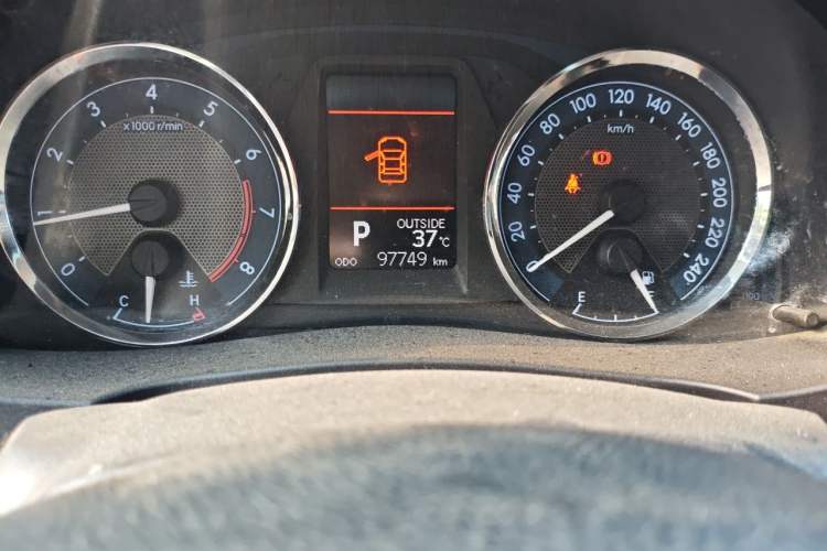 Used Toyota Corolla 2016 1.6L CVT GL-i Cool Edition Odometer Close Up