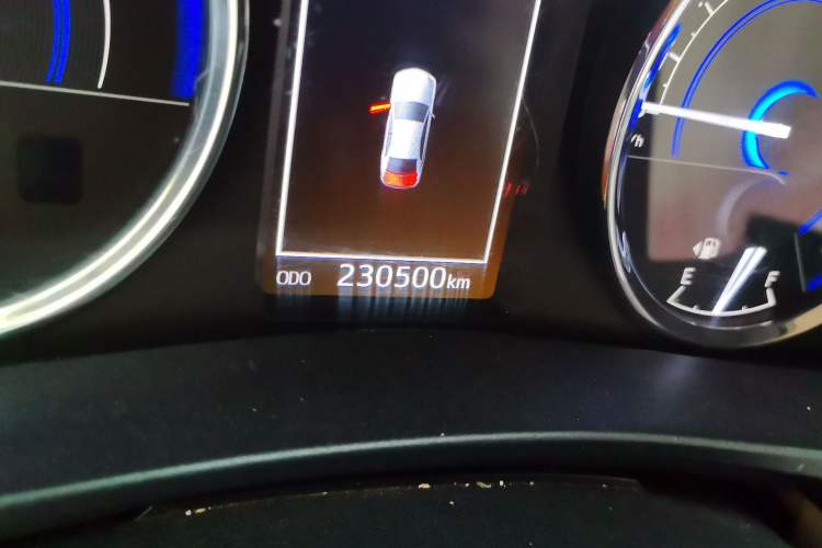 Used Toyota Corolla 2016 Dual-Engine 1.8L E-CVT Elite Edition Odometer Close Up