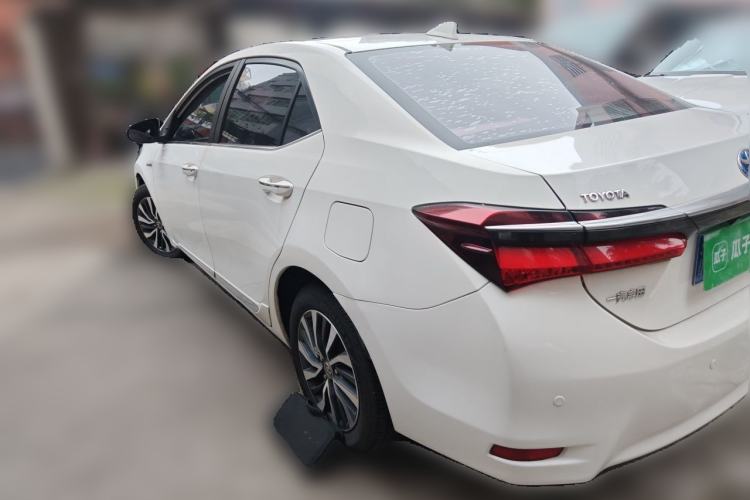Used Toyota Corolla 2016 Dual-Engine 1.8L E-CVT Elite Edition Rear Left 45 Deg