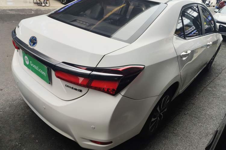 Used Toyota Corolla 2016 Dual-Engine 1.8L E-CVT Elite Edition Rear Right 45 Deg