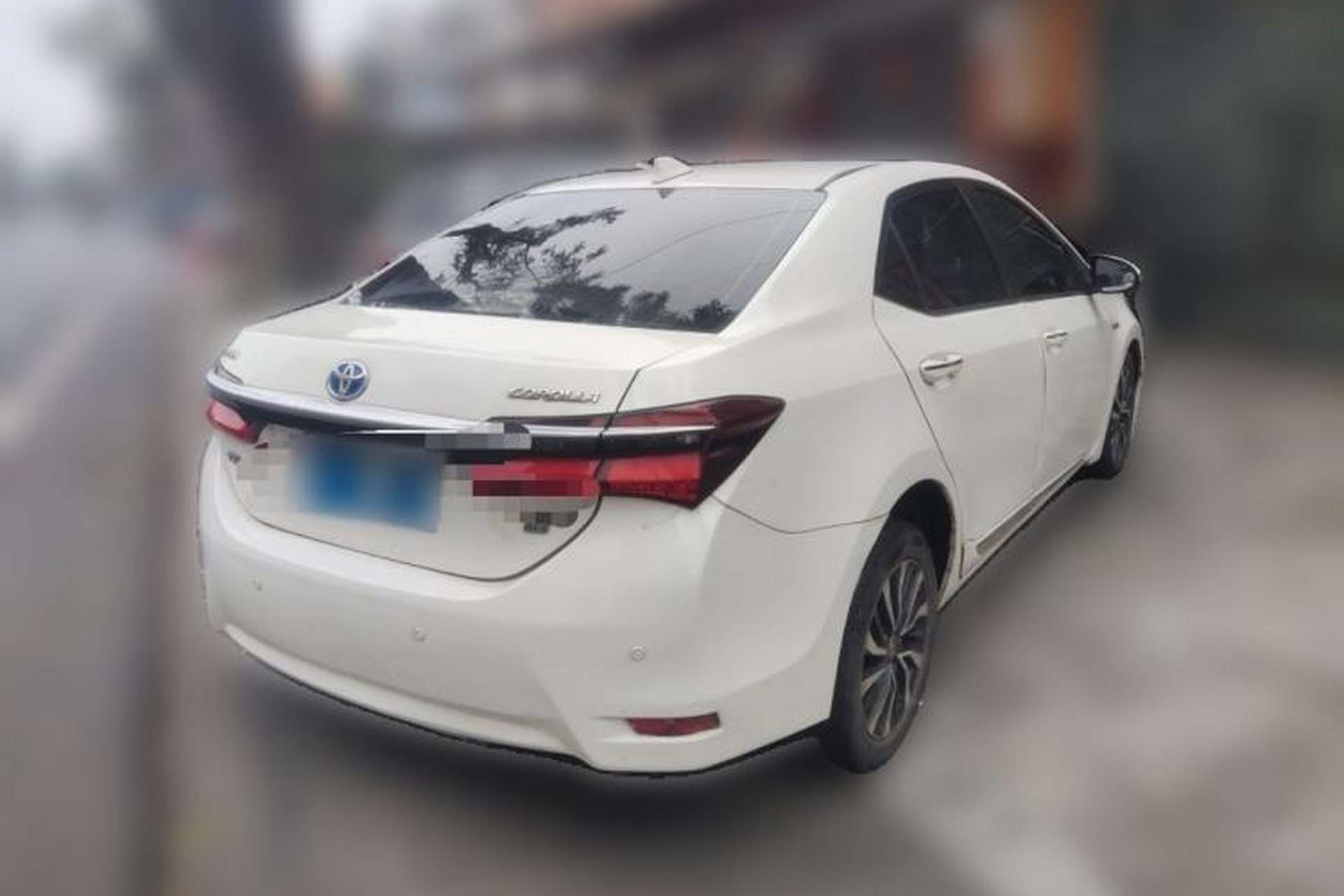 Used Toyota Corolla 2016 Dual-Engine 1.8L E-CVT Elite Edition Rear Right 45 Deg