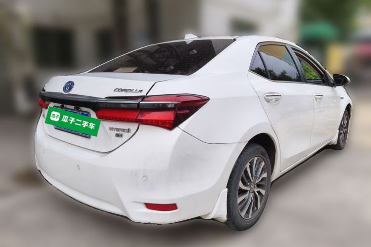 Used Toyota Corolla 2016 Dual-Engine 1.8L E-CVT Leading Edition Rear Right 45 Deg