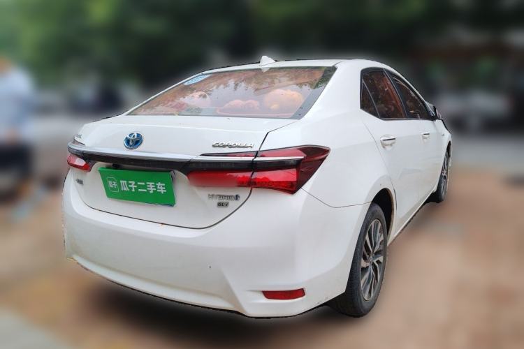 Used Toyota Corolla 2016 Dual-Engine 1.8L E-CVT Luxury Edition Rear Right 45 Deg