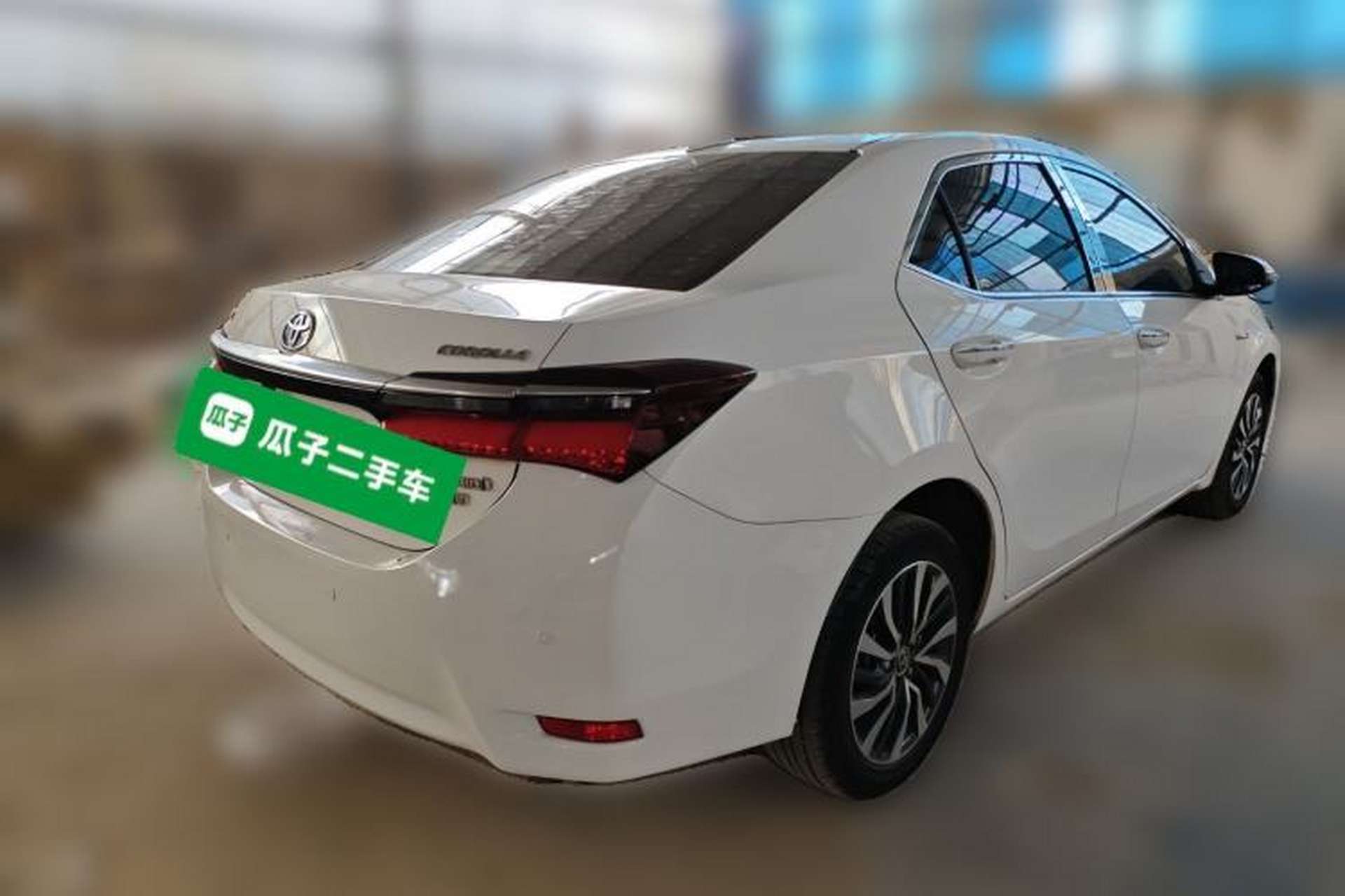 Used Toyota Corolla 2016 Dual-Engine 1.8L E-CVT Leading Edition Rear Right 45 Deg