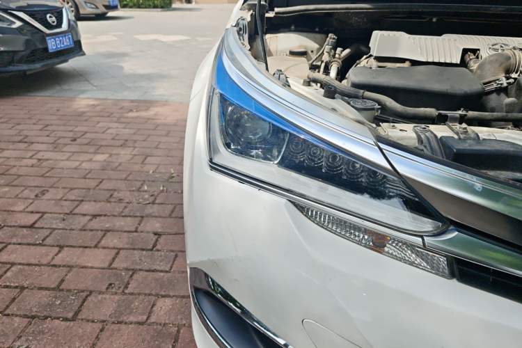 Used Toyota Corolla 2016 Dual-Engine 1.8L E-CVT Pioneer Edition Right Front Headlight