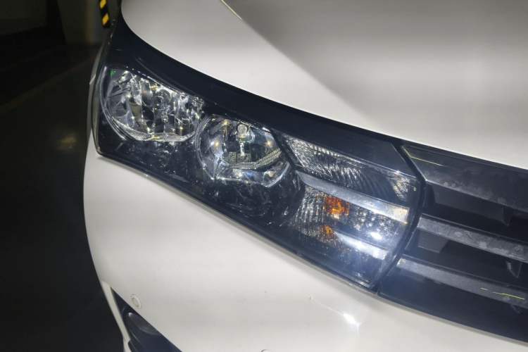 Used Toyota Corolla 2016 1.6L CVT GL-i Cool Edition Right Front Headlight