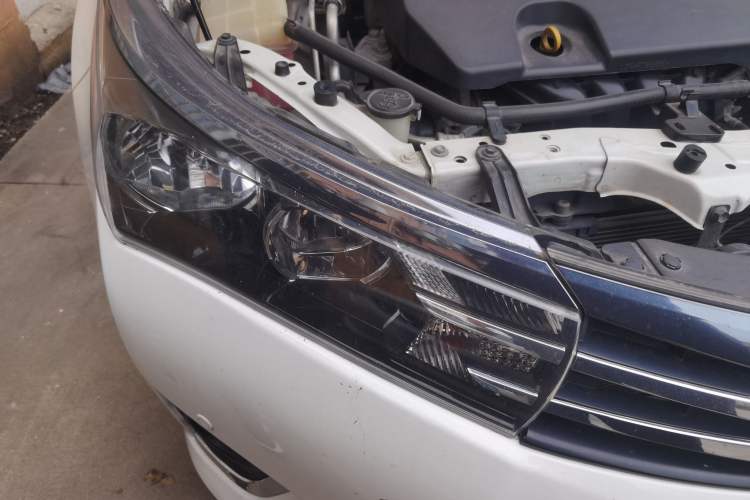 Used Toyota Corolla 2016 1.6L CVT GL-i Cool Edition Right Front Headlight