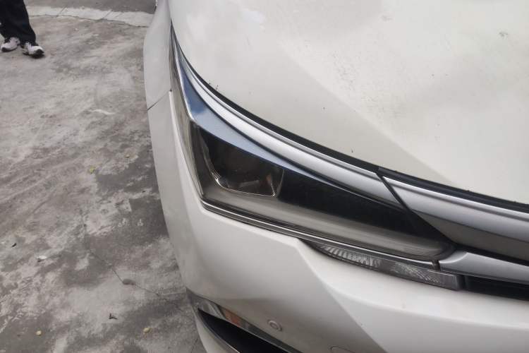 Used Toyota Corolla 2016 Dual-Engine 1.8L E-CVT Elite Edition Right Front Headlight