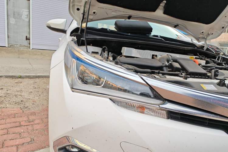 Used Toyota Corolla 2016 Dual-Engine 1.8L E-CVT Pioneer Edition Right Front Headlight