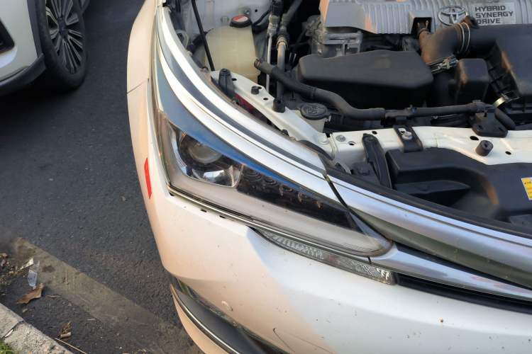 Used Toyota Corolla 2016 Dual-Engine 1.8L E-CVT Elite Edition Right Front Headlight