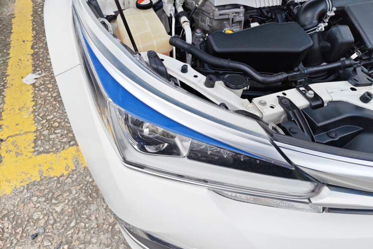 Used Toyota Corolla 2016 Dual-Engine 1.8L E-CVT Leading Edition Right Front Headlight