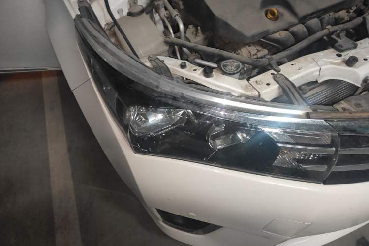 Used Toyota Corolla 2016 1.6L CVT GL-i Cool Edition Right Front Headlight