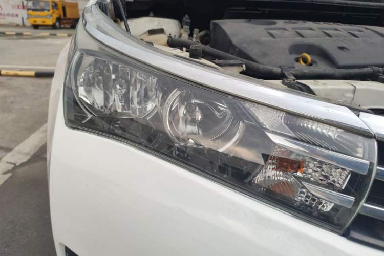 Used Toyota Corolla 2016 1.6L CVT GL-i Cool Edition Right Front Headlight