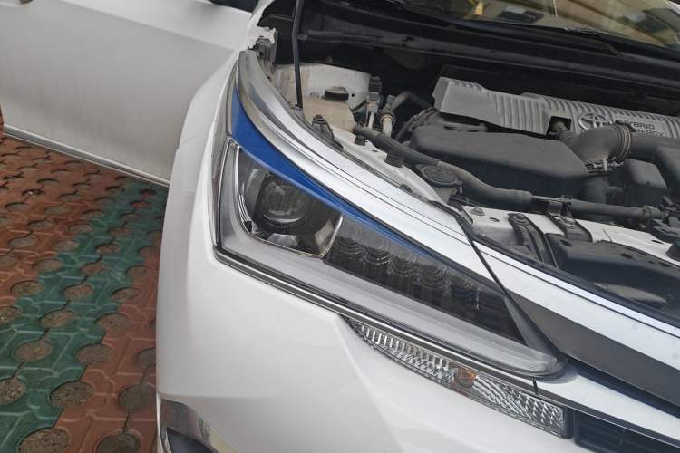 Used Toyota Corolla 2016 Dual-Engine 1.8L E-CVT Luxury Edition Right Front Headlight