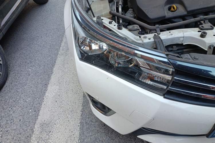 Used Toyota Corolla 2016 1.6L CVT GL-i Cool Edition Right Front Headlight