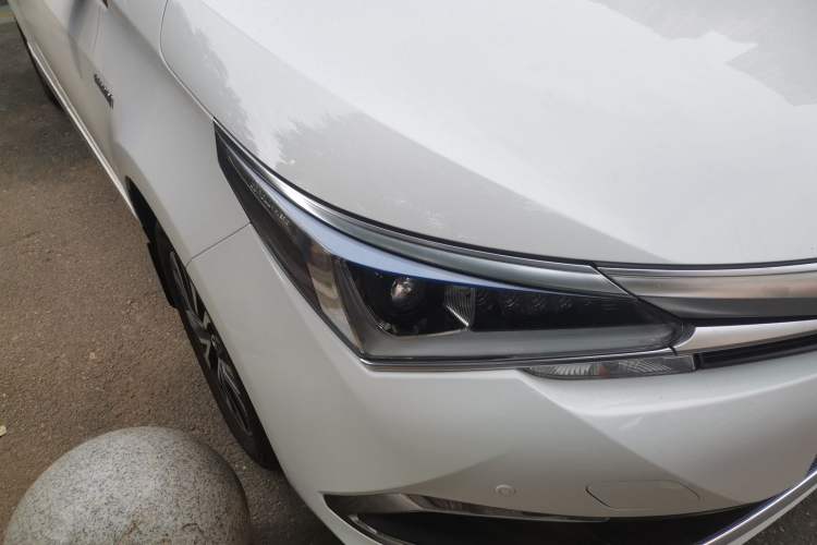 Used Toyota Corolla 2016 Dual-Engine 1.8L E-CVT Elite Edition Right Front Headlight