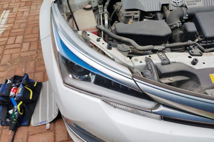 Used Toyota Corolla 2016 Dual-Engine 1.8L E-CVT Luxury Edition Right Front Headlight