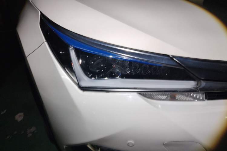 Used Toyota Corolla 2016 Dual-Engine 1.8L E-CVT Elite Edition Right Front Headlight