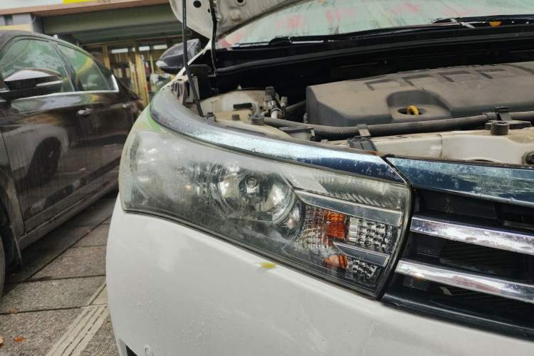 Used Toyota Corolla 2016 1.6L CVT GL-i Cool Edition Right Front Headlight