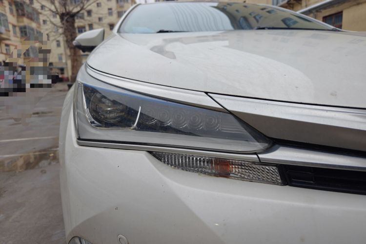 Used Toyota Corolla 2016 Dual-Engine 1.8L E-CVT Elite Edition Right Front Headlight