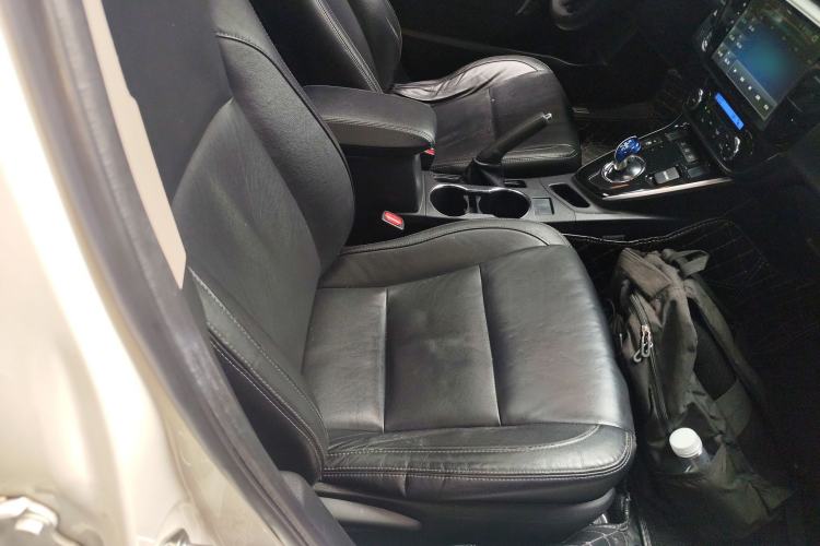 Used Toyota Corolla 2016 Dual-Engine 1.8L E-CVT Elite Edition Right Front Seat