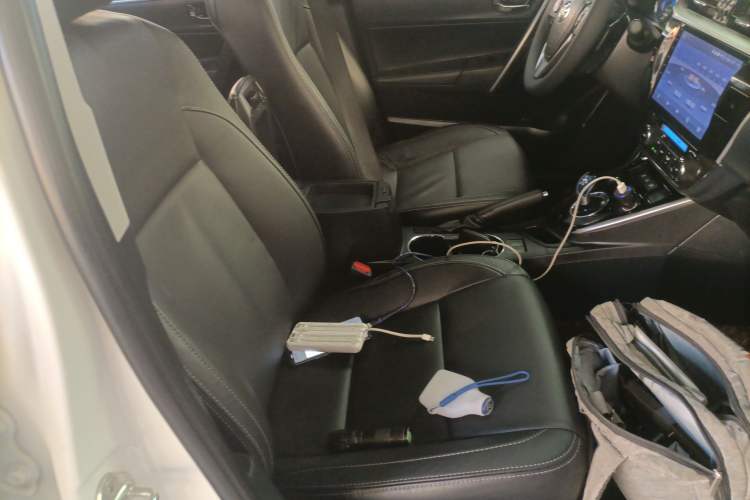 Used Toyota Corolla 2016 Dual-Engine 1.8L E-CVT Elite Edition Right Front Seat
