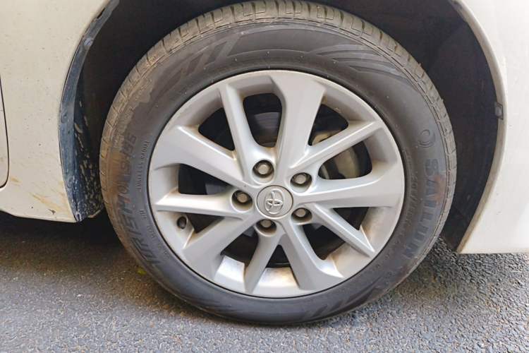 Used Toyota Corolla 2016 1.6L CVT GL-i Cool Edition Right Front Wheel Hub